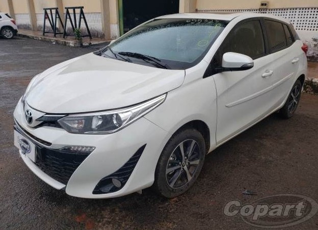 YARIS XLS CONNECT CVT 1.5 16V DUAL VVT-I